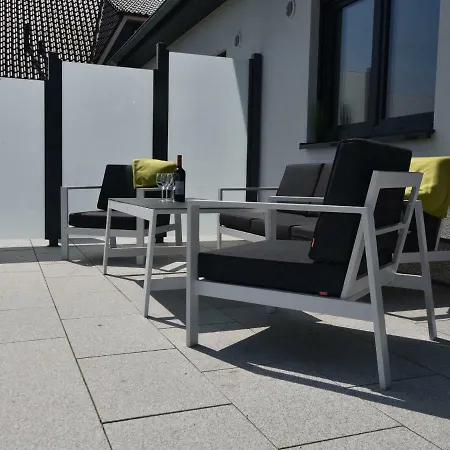 Swanky Holiday In Near Sea Tatil Evi